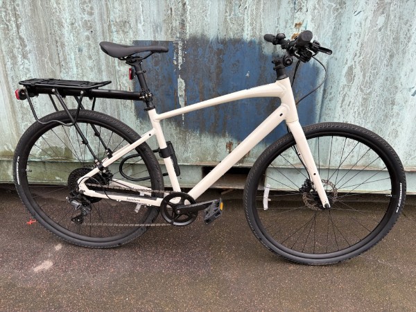 Specialized SIRRUS X 2.0 Begagnad i gruppen CYKLAR / BEGAGNADE CYKLAR hos Sävedalens Cykel - 1956 (CBEG05)