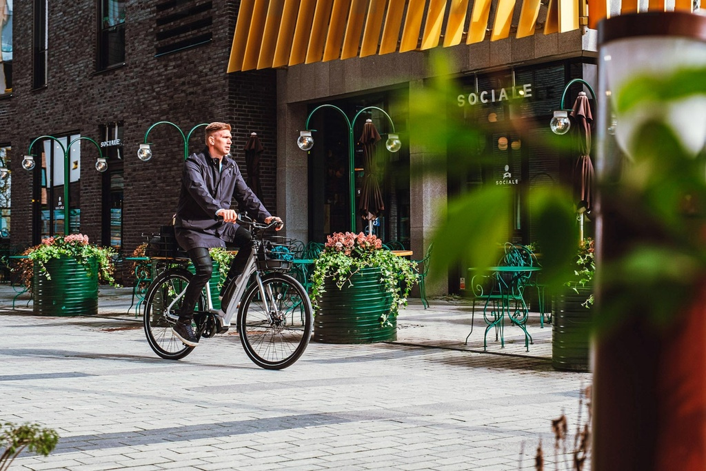 Ecoride Ambassador AXS M-5 E5 28 tum Svart