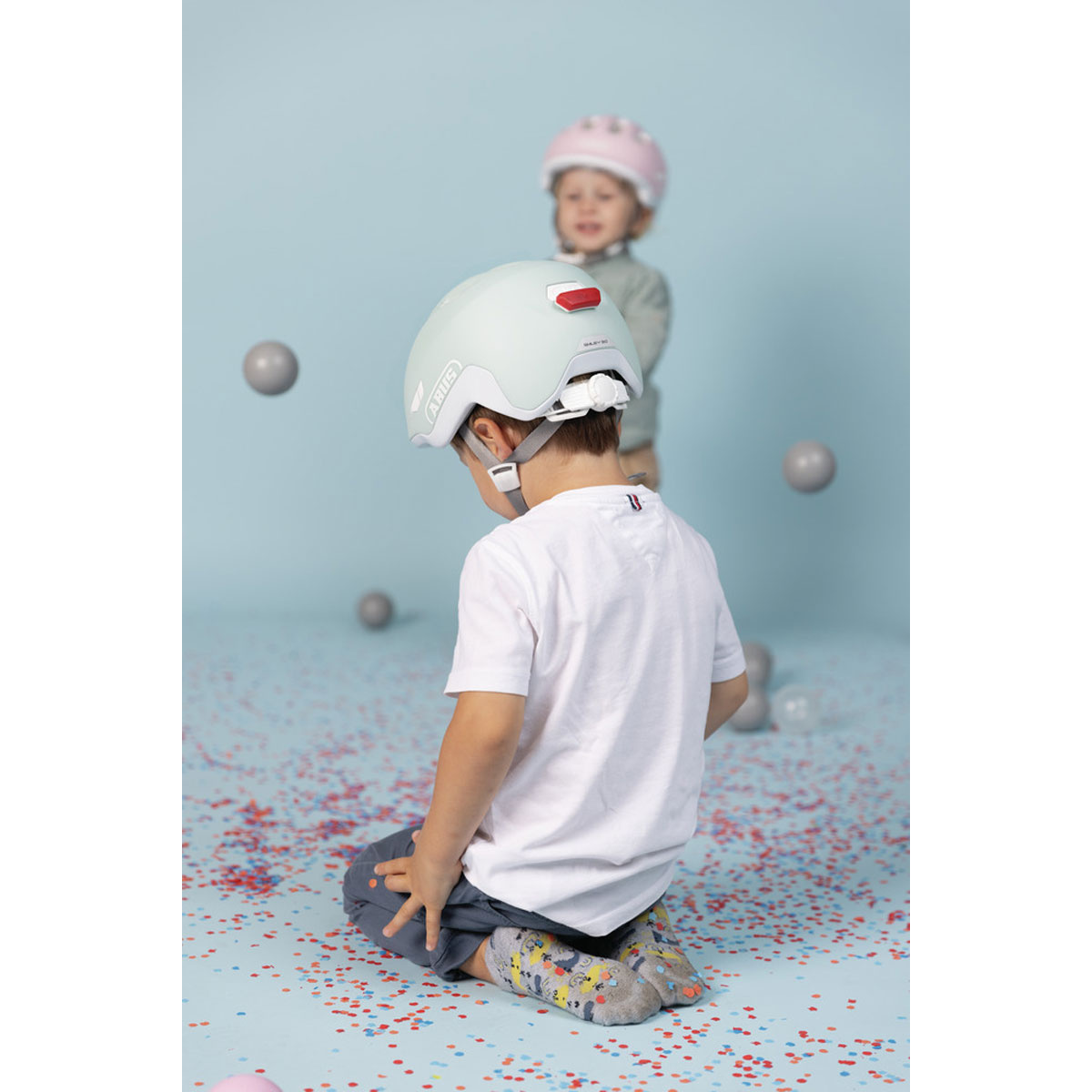 ABUS Hjälm Smiley 3.0 ACE LED Royal Purple - GRÖNT SPÄNNE