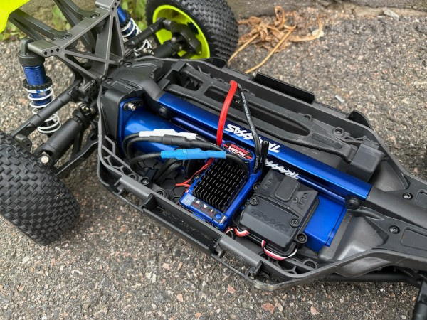 Traxxas Jato 4x4 1/8 VXL-4s EHD RTR Neongul DEMOBIL