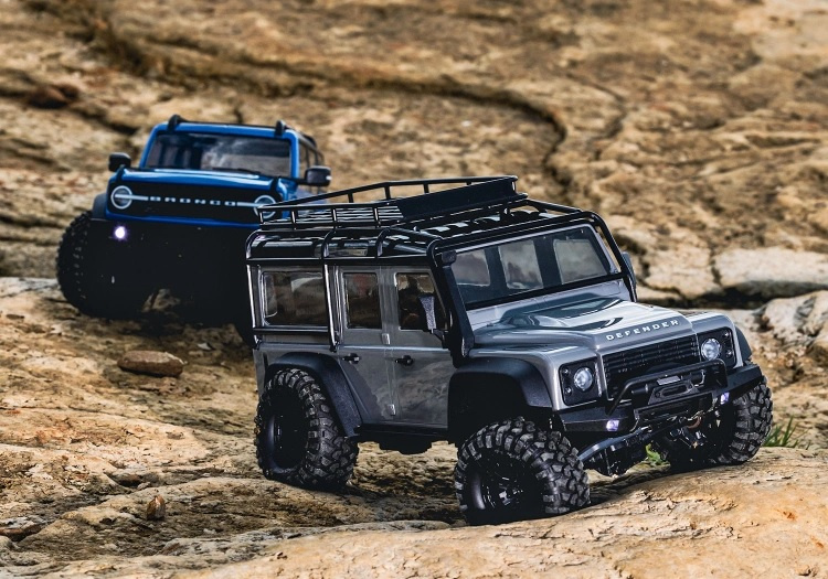 Traxxas TRX-4M 1/18 Land Rover Defender Crawler Röd RTR - 2S LiPo/USB Laddare